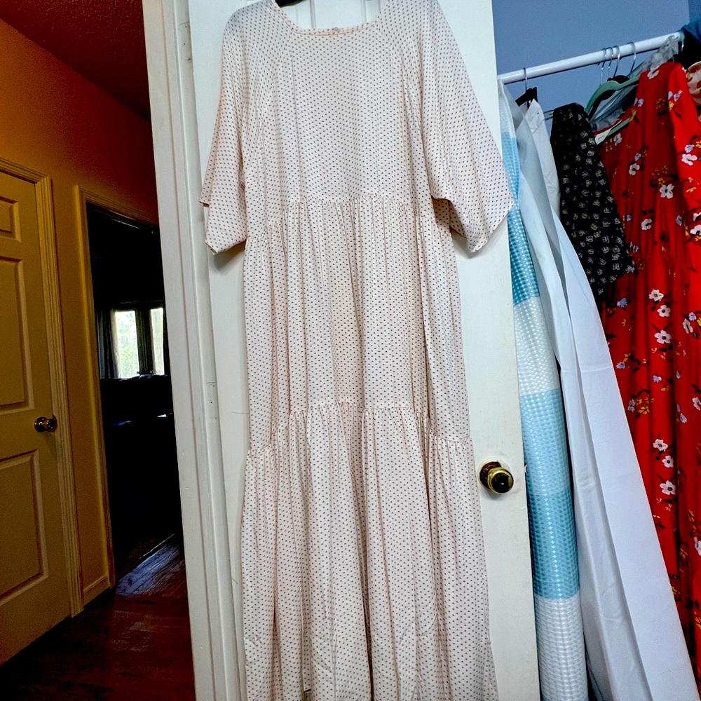 Short sleeve maxi EUC very flowy by Christy Dawn.